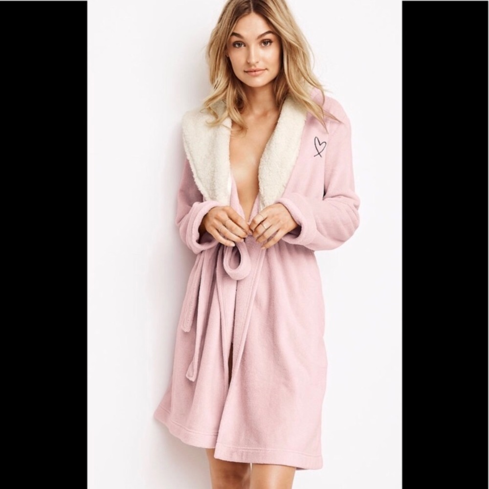 Victoria’s Secret The Cozy Short Robe